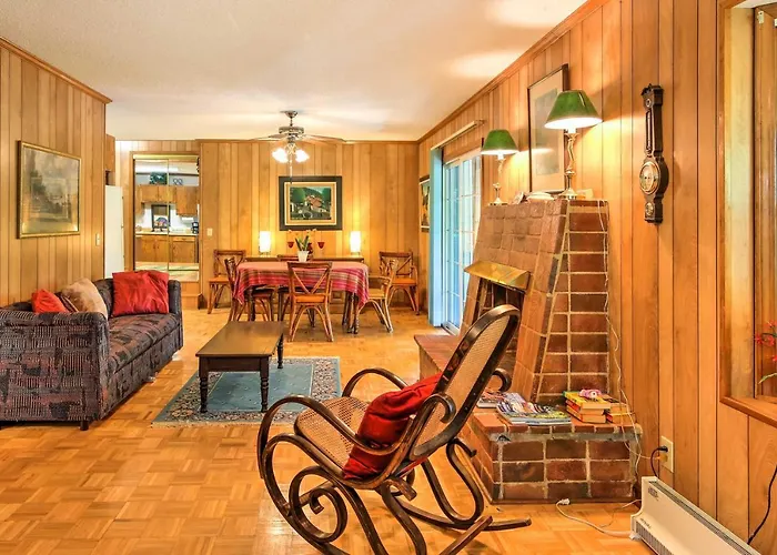 Lakefront Mountain Rest Cottage With Gas Fireplace!