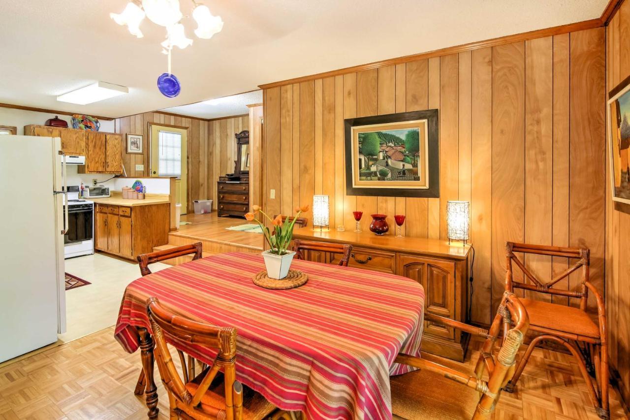 Lakefront Mountain Rest With Gas Fireplace! Holiday home Walhalla