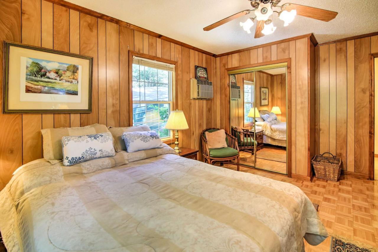 Lakefront Mountain Rest With Gas Fireplace! Holiday home Walhalla